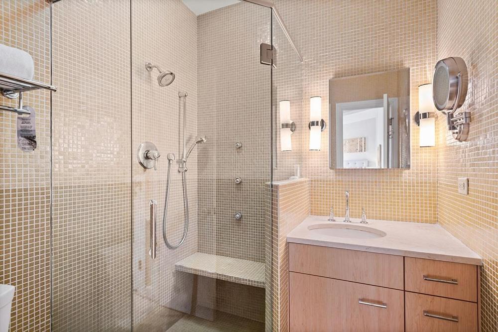 Independence Square 304, Stylish Hotel Room With Downtown Views & Great Location أسبن المظهر الخارجي الصورة